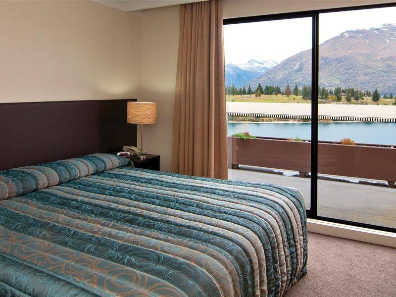 Copthorne & Lakeview Hotel 4*